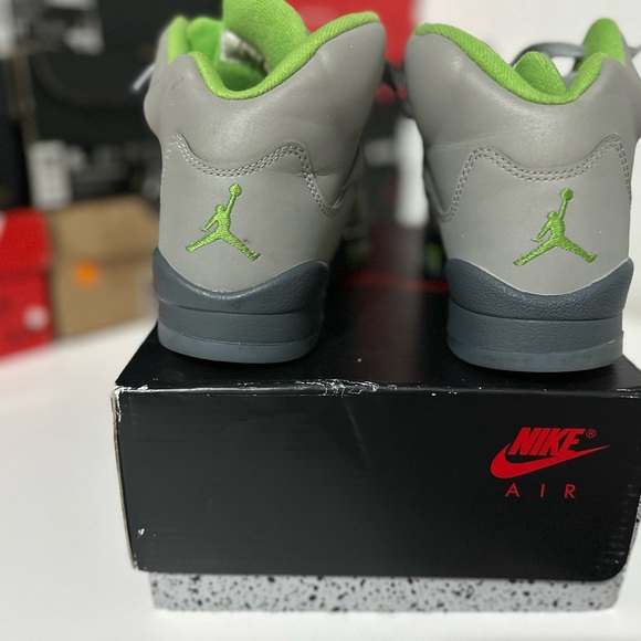 Jordan 5 Retro
Green Bean  (GS) - Picture 4 of 9